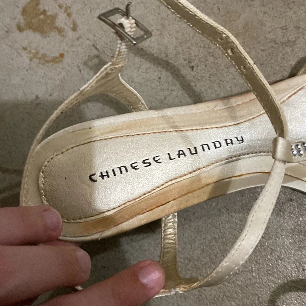 chinese laundry kitten heels